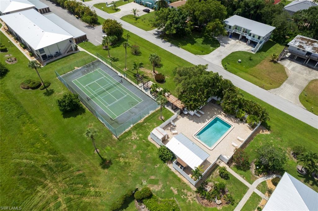 Bird's eye view of a pool area