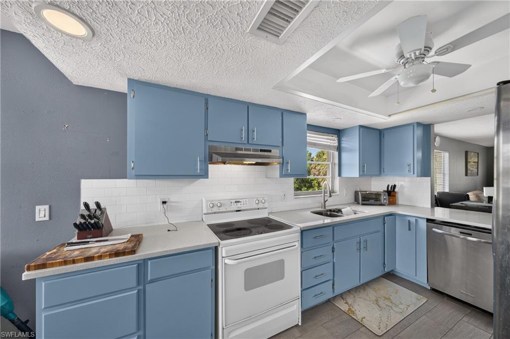 4420 Santa Barbara BLVD 204 photo 9
