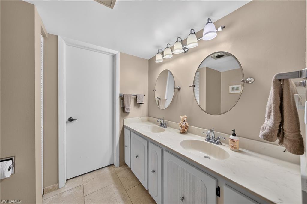 4570 Trawler CT 102 photo 20