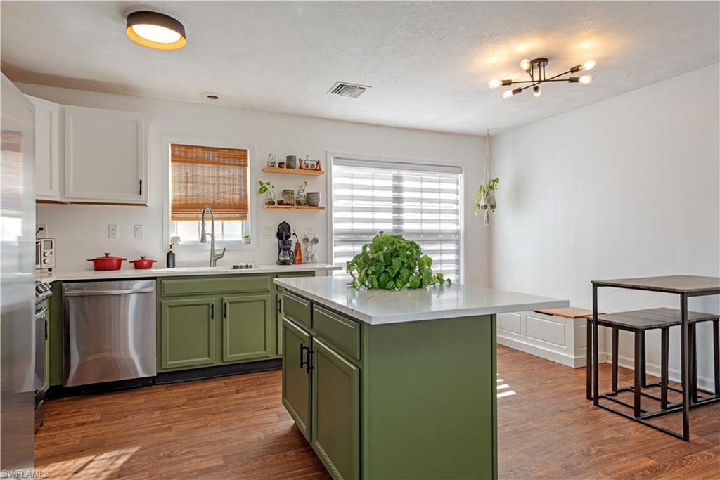 481 Leawood CIR