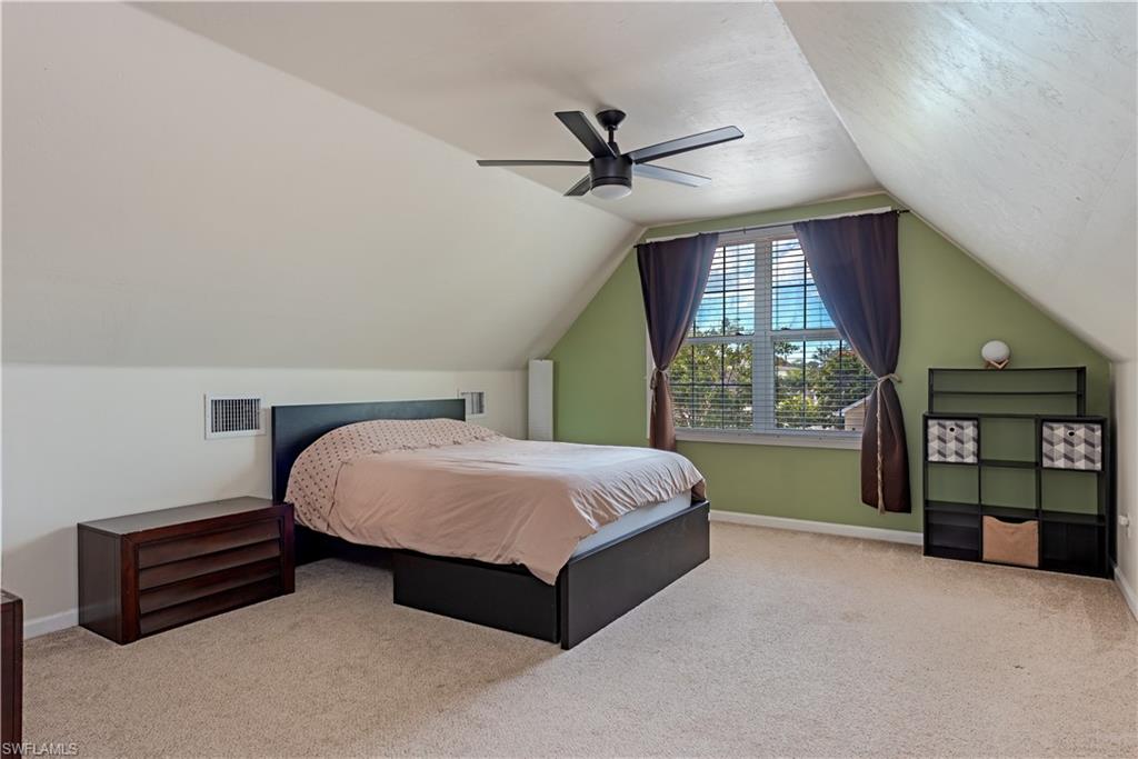 481 Leawood CIR photo 7