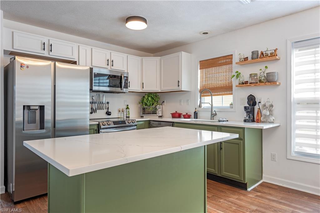 481 Leawood CIR