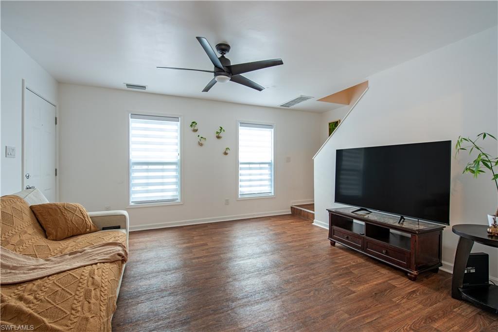 481 Leawood CIR photo 10