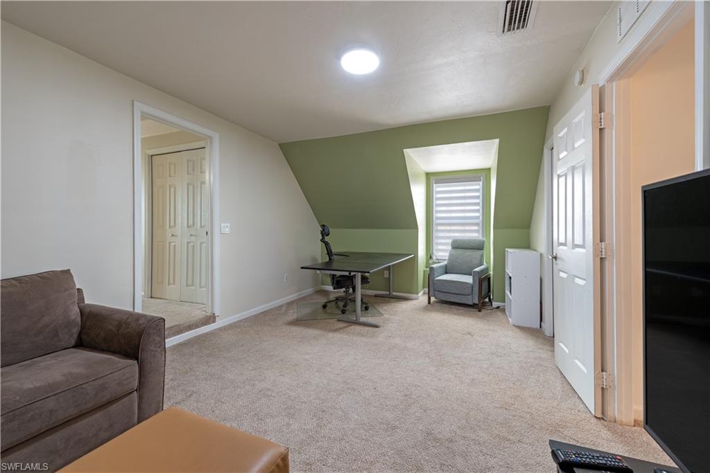 481 Leawood CIR photo 14
