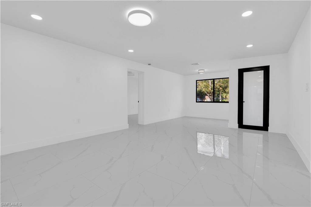 356 New York DR