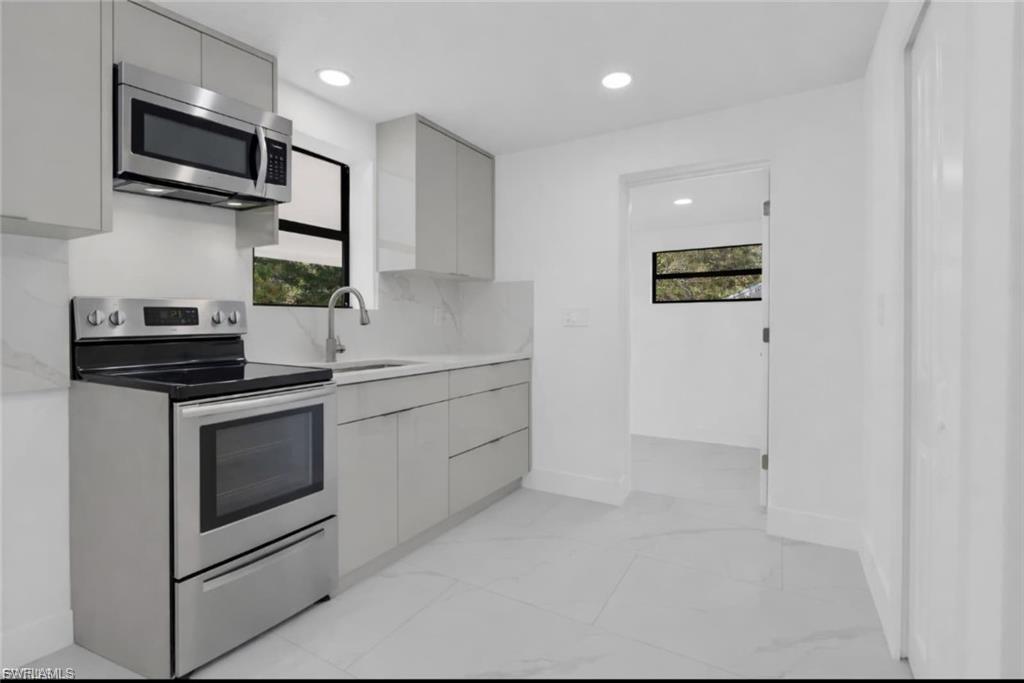 356 New York DR