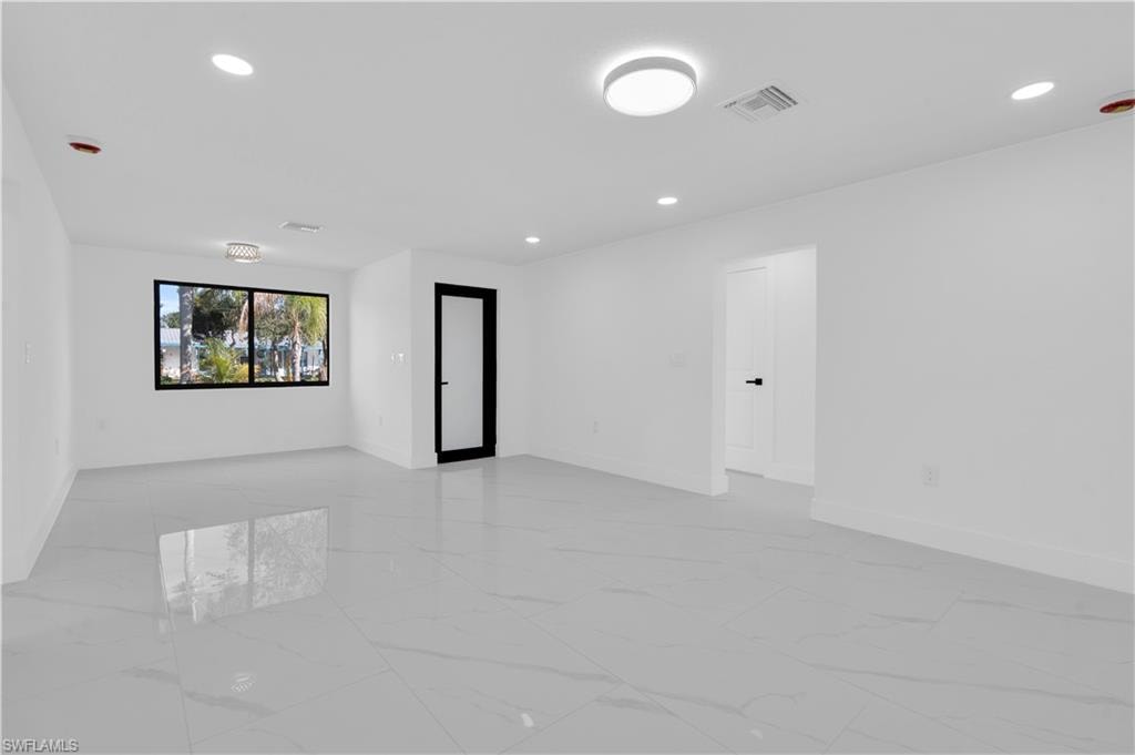 356 New York DR photo 19
