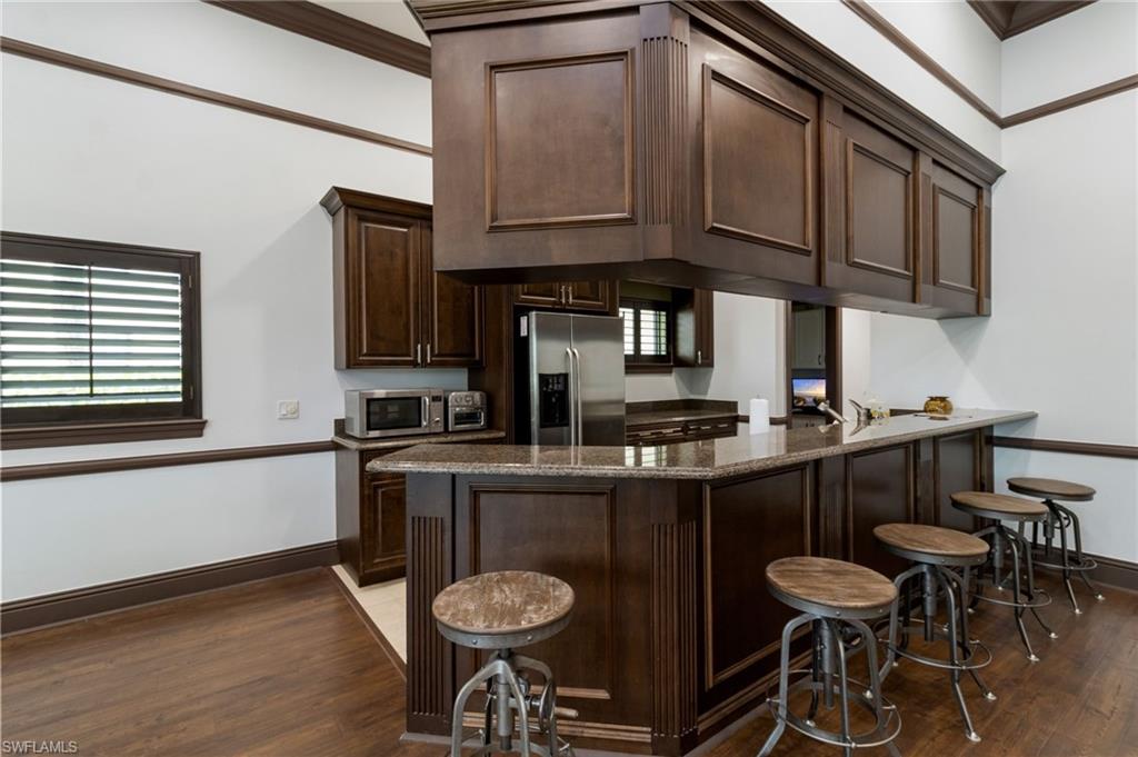 COMMUNITY KITCHEN