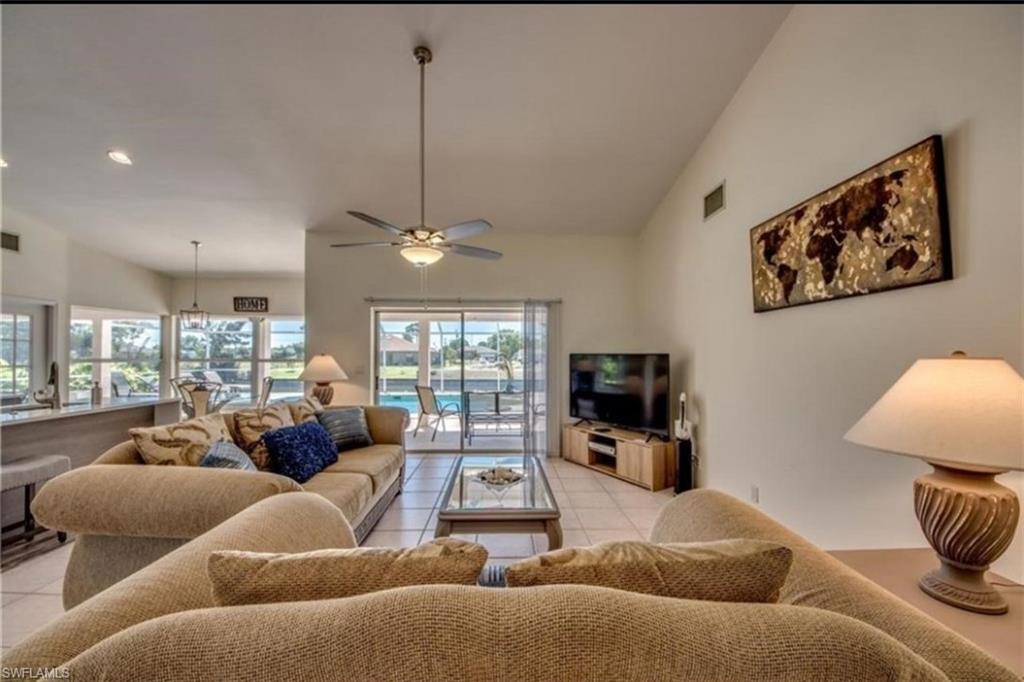 318 SW 28th ST