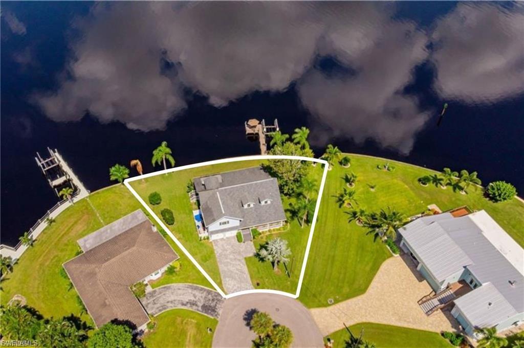 1943 Bahama AVE