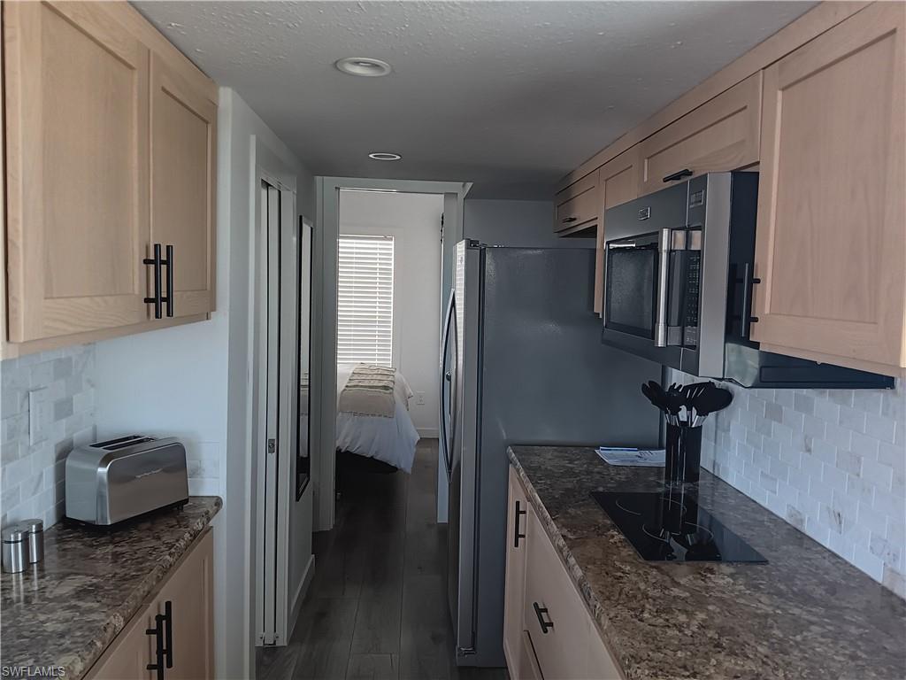 224 Riverclub CT photo 9