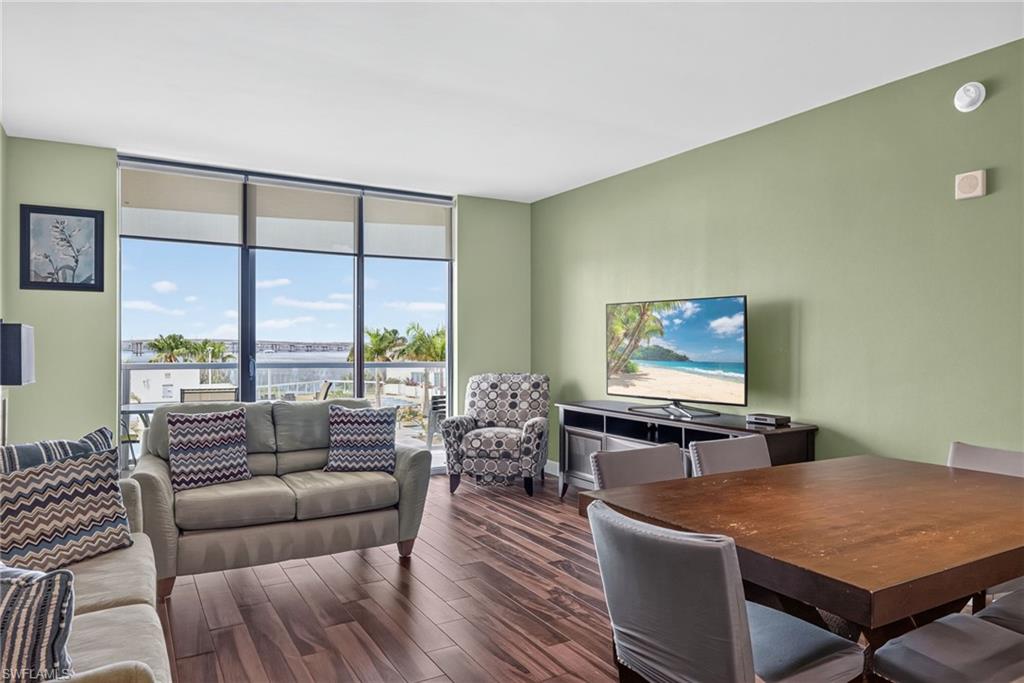 3000 Oasis Grand BLVD 505 photo 6