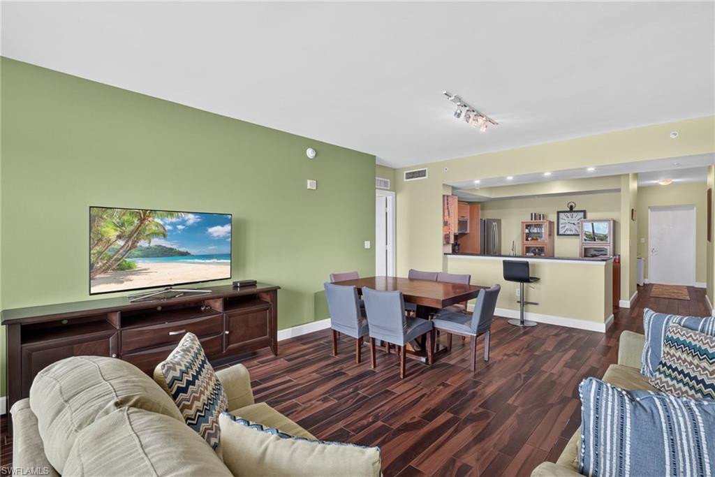 3000 Oasis Grand BLVD 505 photo 7