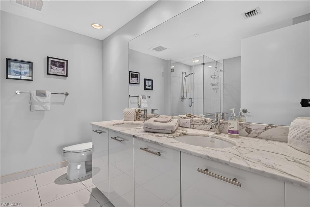 3000 Oasis Grand BLVD 505 photo 18