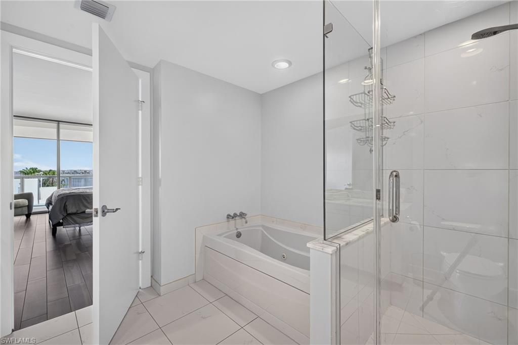 3000 Oasis Grand BLVD 505 photo 19