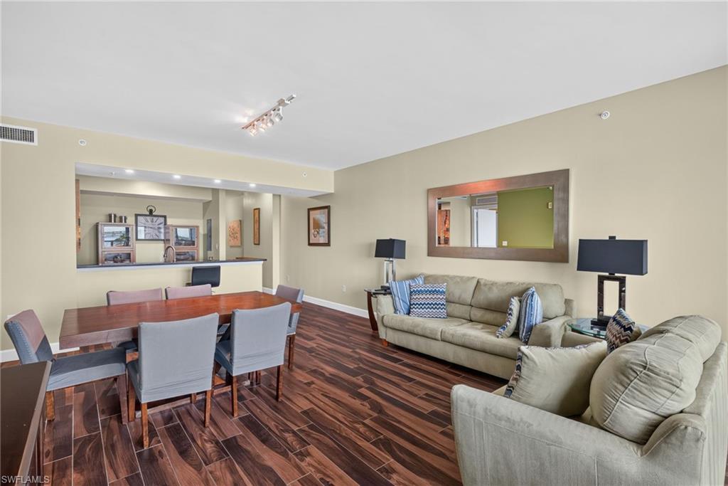 3000 Oasis Grand BLVD 505 photo 8