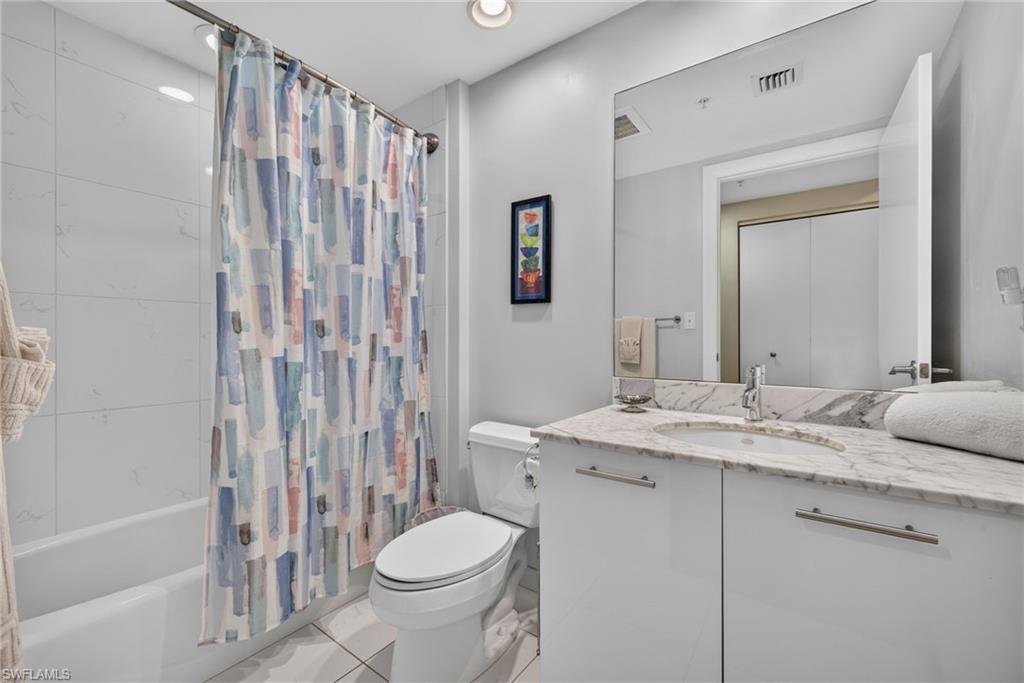 3000 Oasis Grand BLVD 505 photo 21