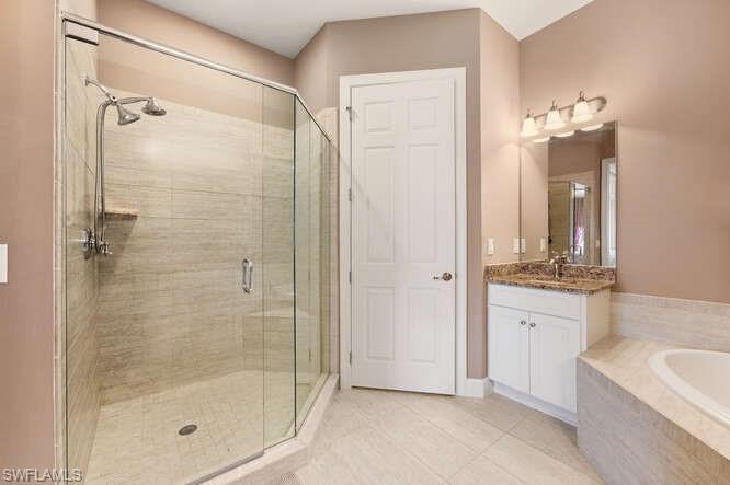 10351 Glastonbury CIR 202 photo 27