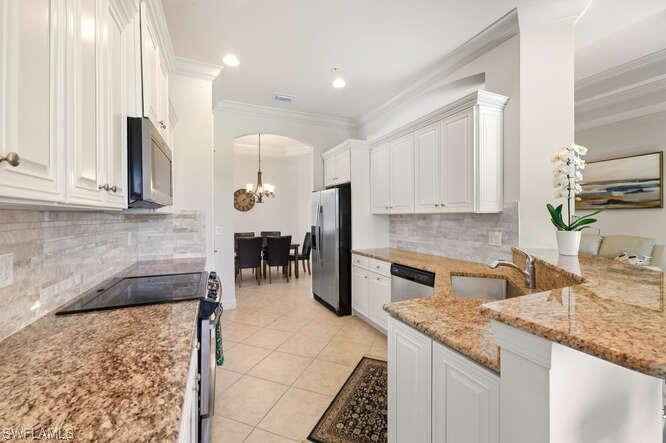 10351 Glastonbury CIR 202 photo 19