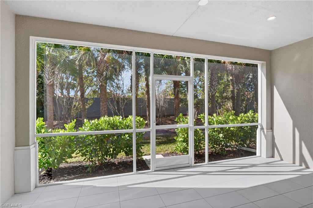 286 Indies DR E 101 photo 16