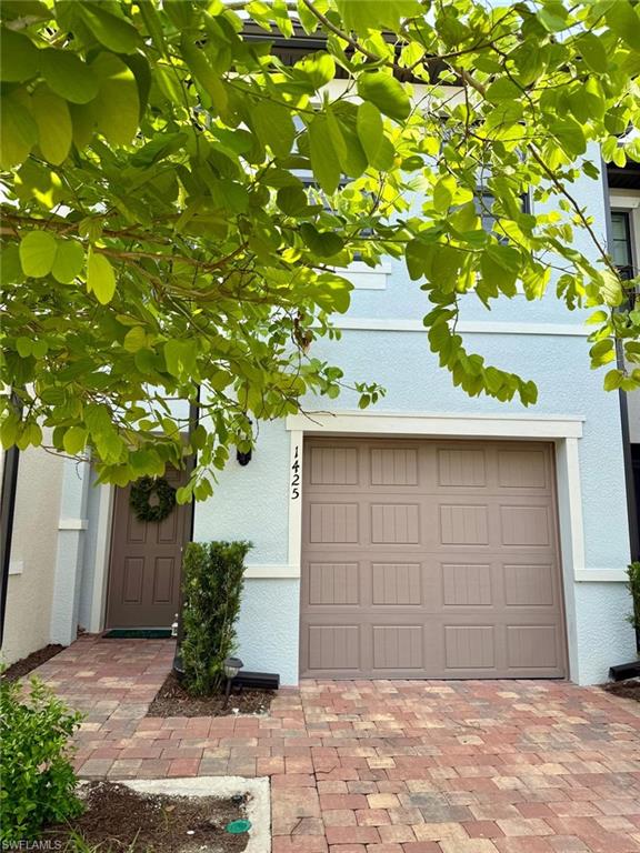 1425 Weeping Willow CT