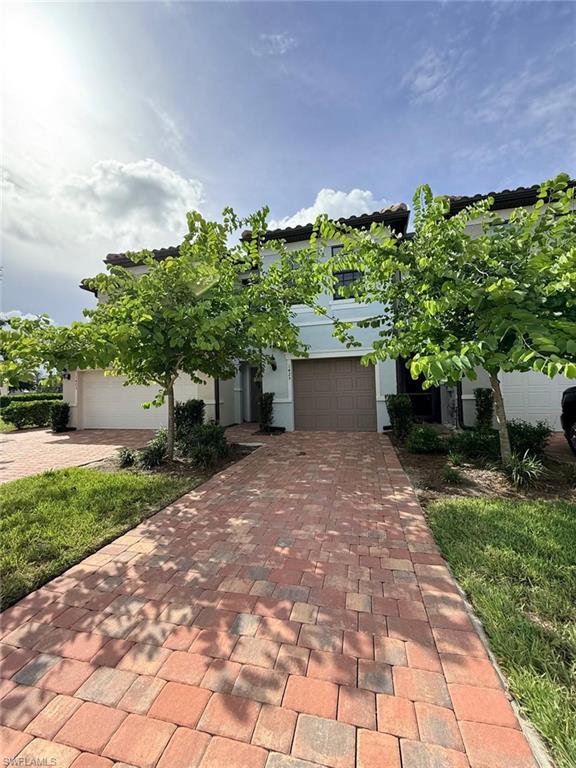 1425 Weeping Willow CT