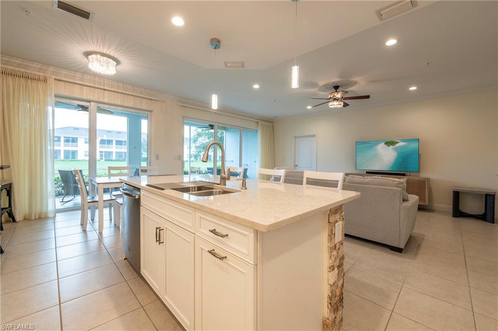 6954 Avalon CIR 702 photo 17