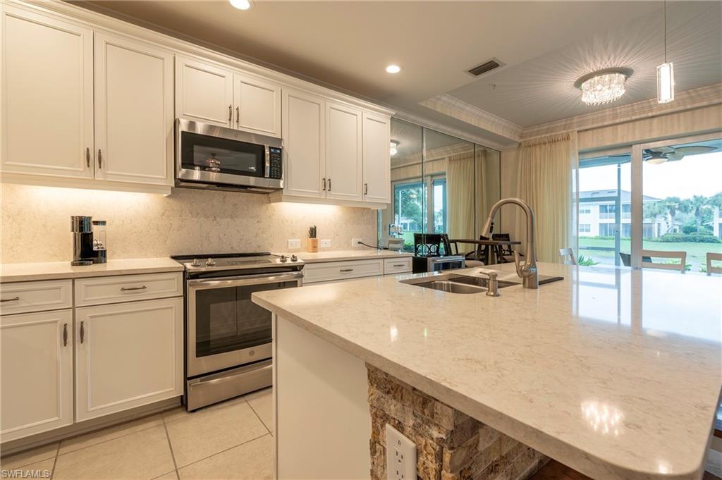 6954 Avalon CIR 702 photo 16