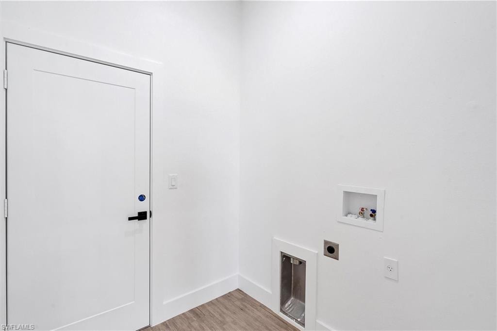 2503 Tena AVE N photo 23
