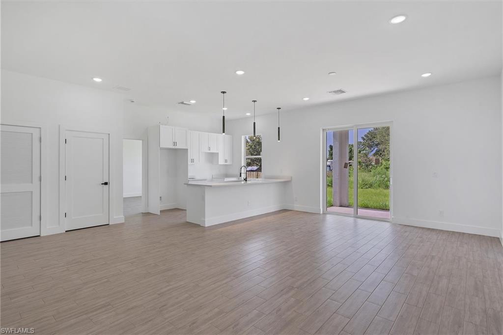 2503 Tena AVE N photo 10
