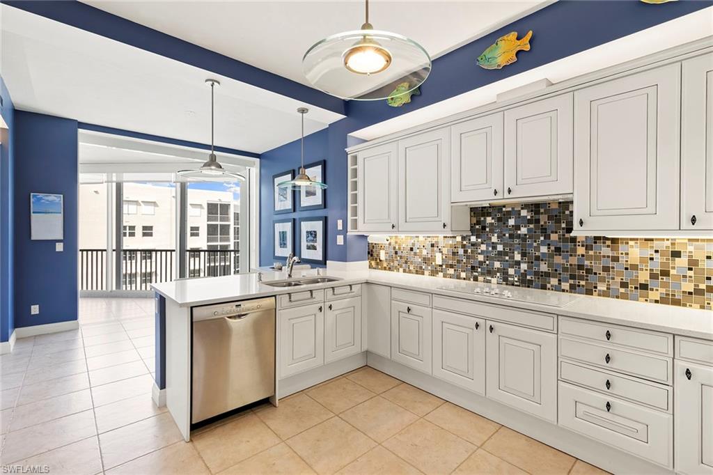 5000 Royal Marco WAY 831 photo 16