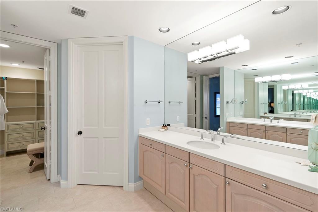 5000 Royal Marco WAY 831 photo 26
