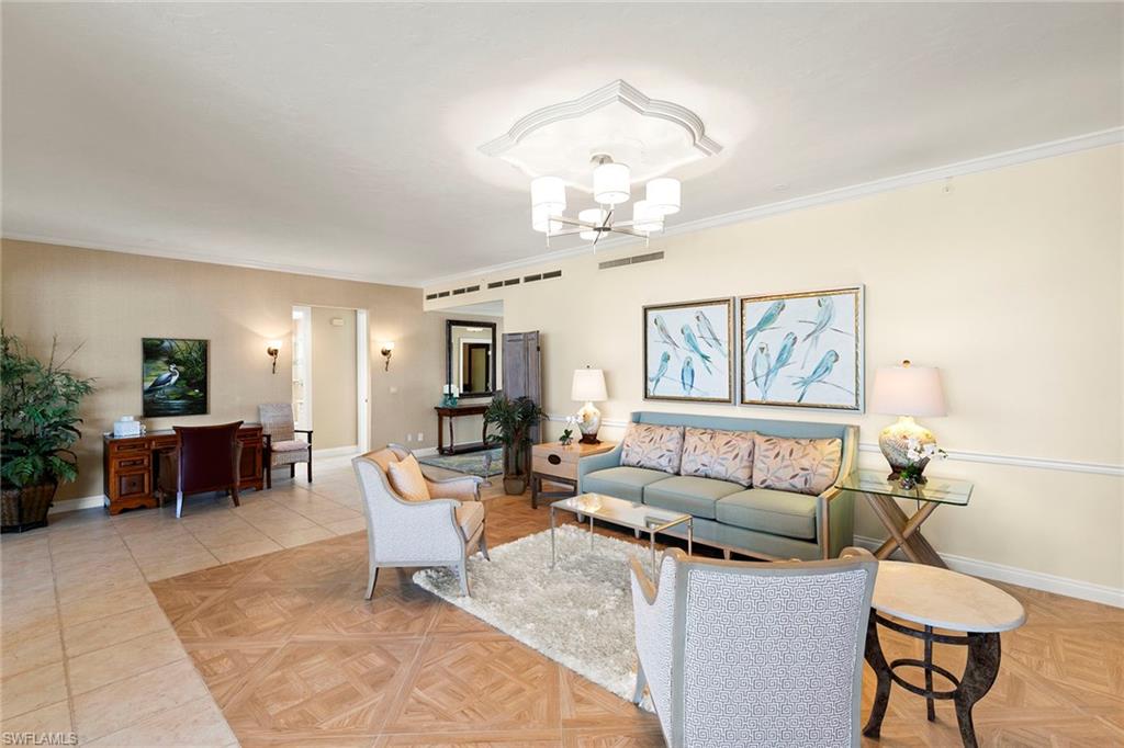 5000 Royal Marco WAY 831 photo 7