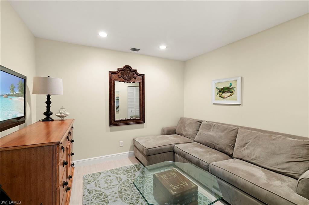 5000 Royal Marco WAY 831 photo 34