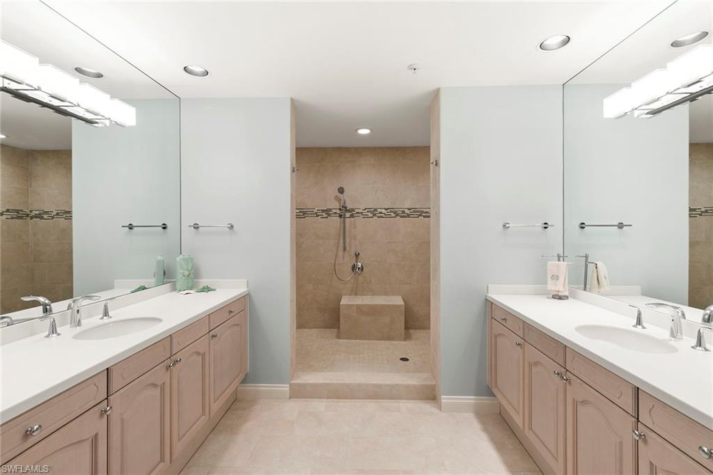 5000 Royal Marco WAY 831 photo 25