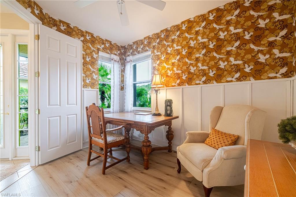 Den or 4th bedroom