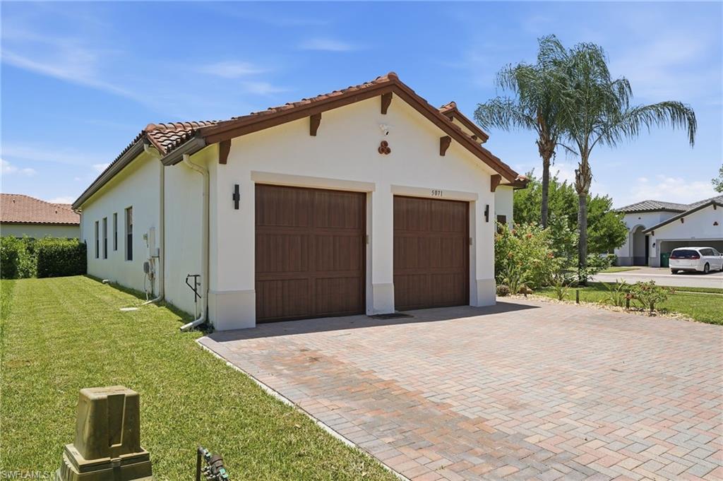 5071 Monza CT