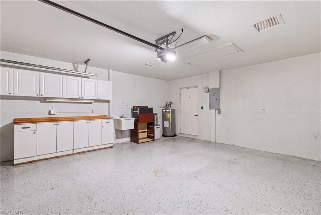 1768 Royal CIR 1402 photo 28