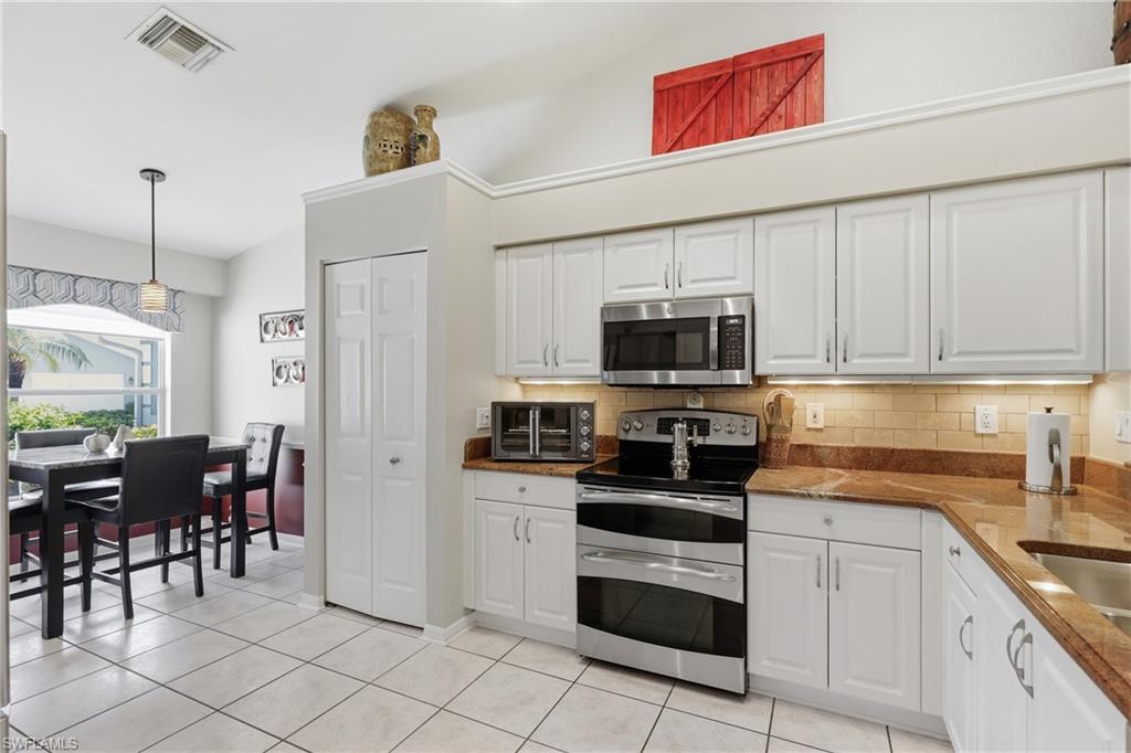 1768 Royal CIR 1402 photo 10