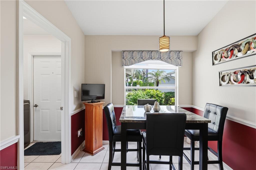 1768 Royal CIR 1402 photo 14