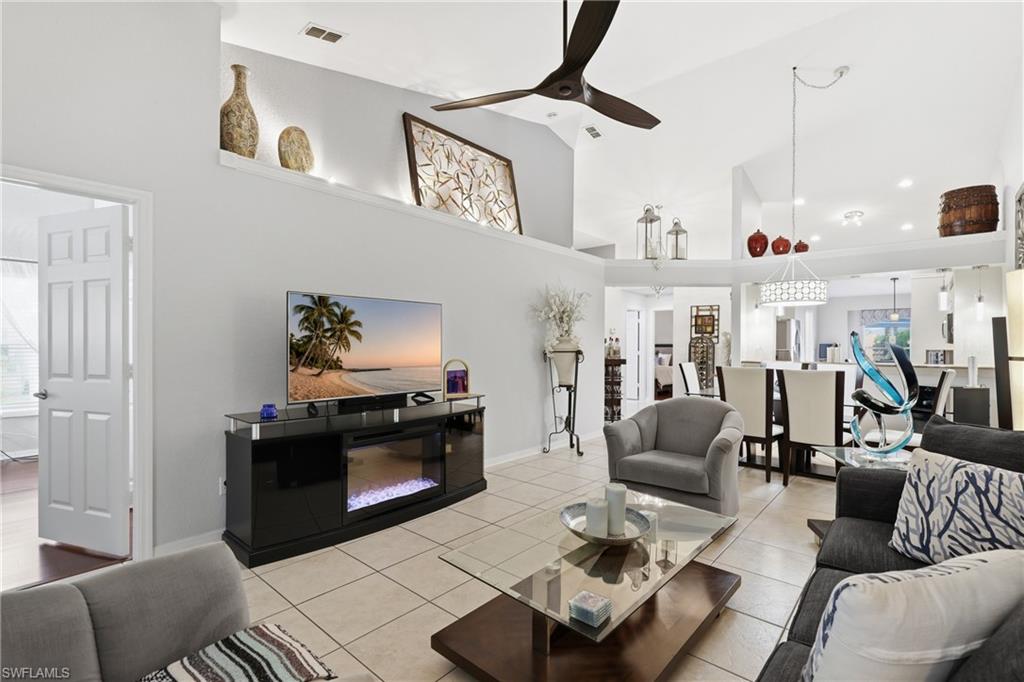 1768 Royal CIR 1402 photo 8