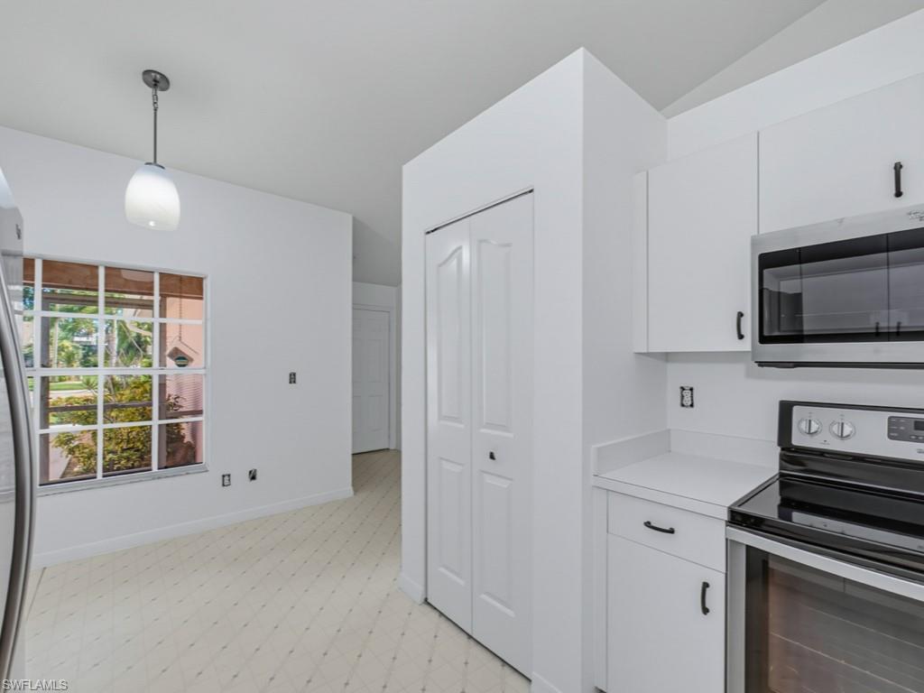 447 Saint Andrews BLVD 144-0 photo 7