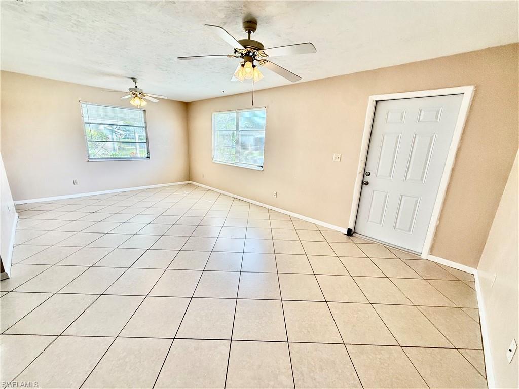 48 Heath Aster LN photo 12