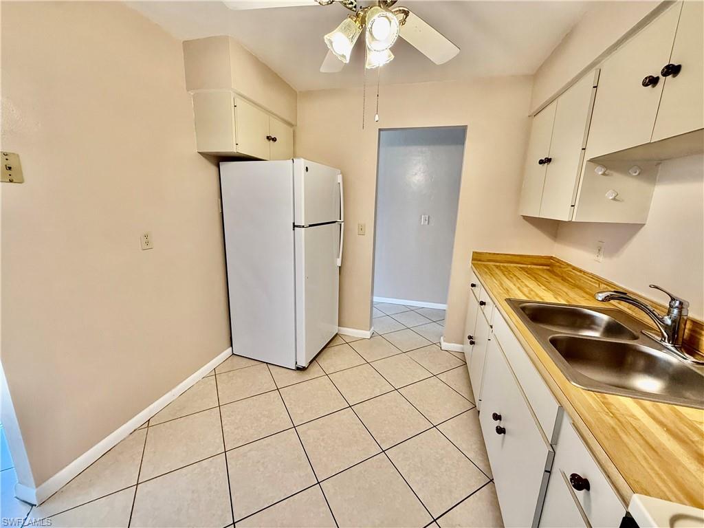 48 Heath Aster LN photo 14