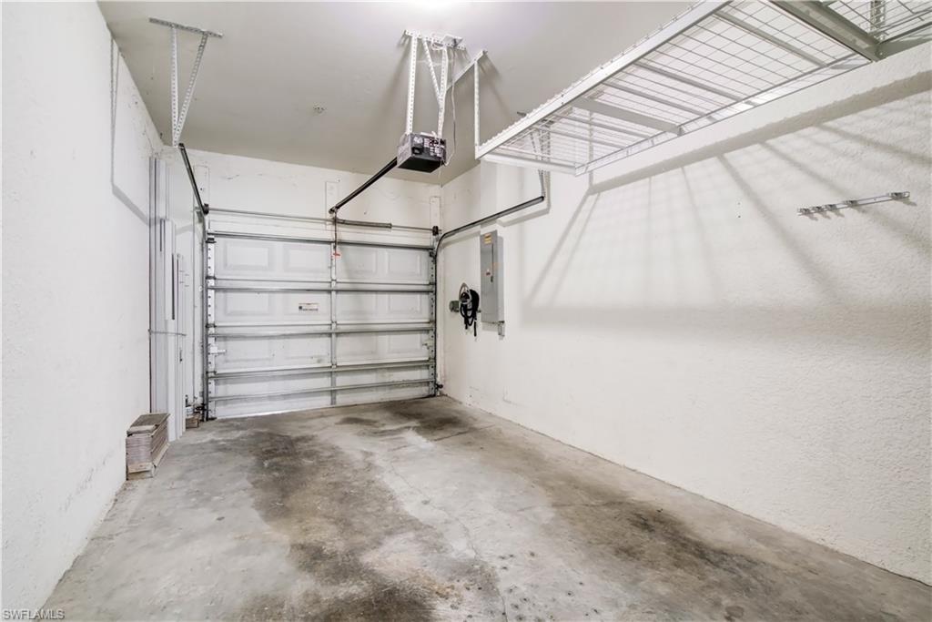 904 Hampton CIR photo 27