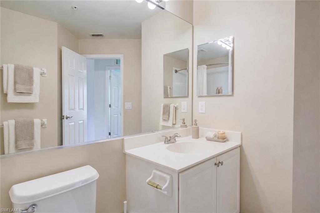 904 Hampton CIR photo 20