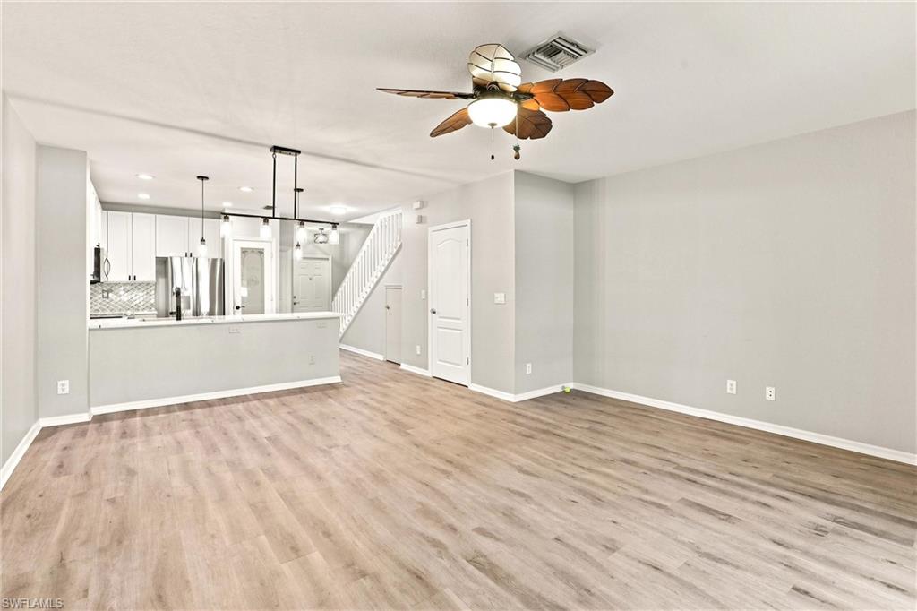 8697 Athena CT photo 6