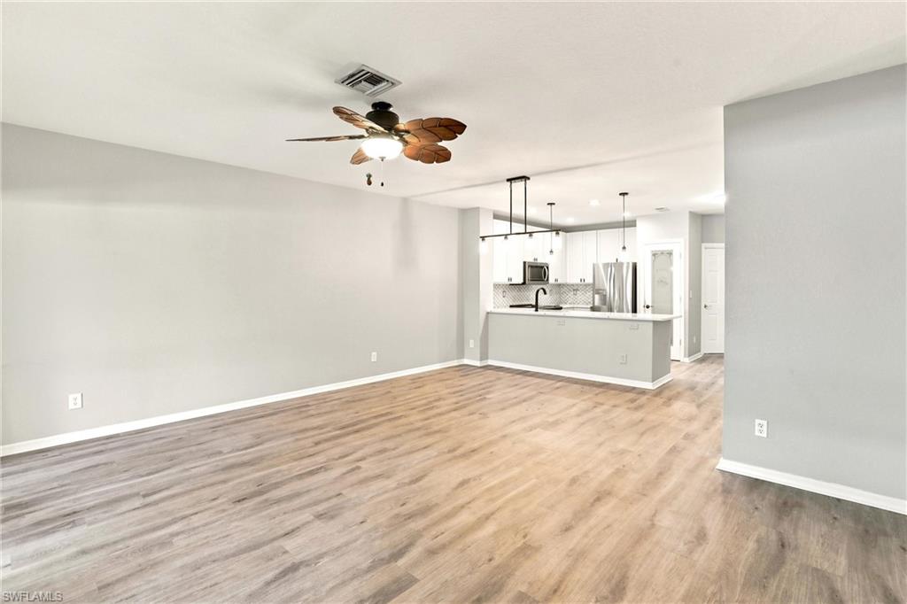 8697 Athena CT photo 7