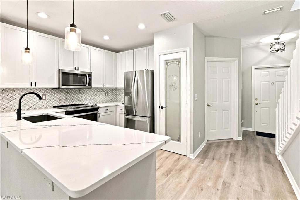 8697 Athena CT photo 9