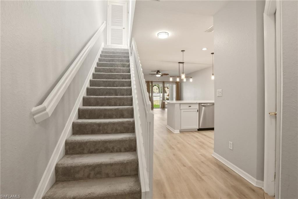 8697 Athena CT photo 11